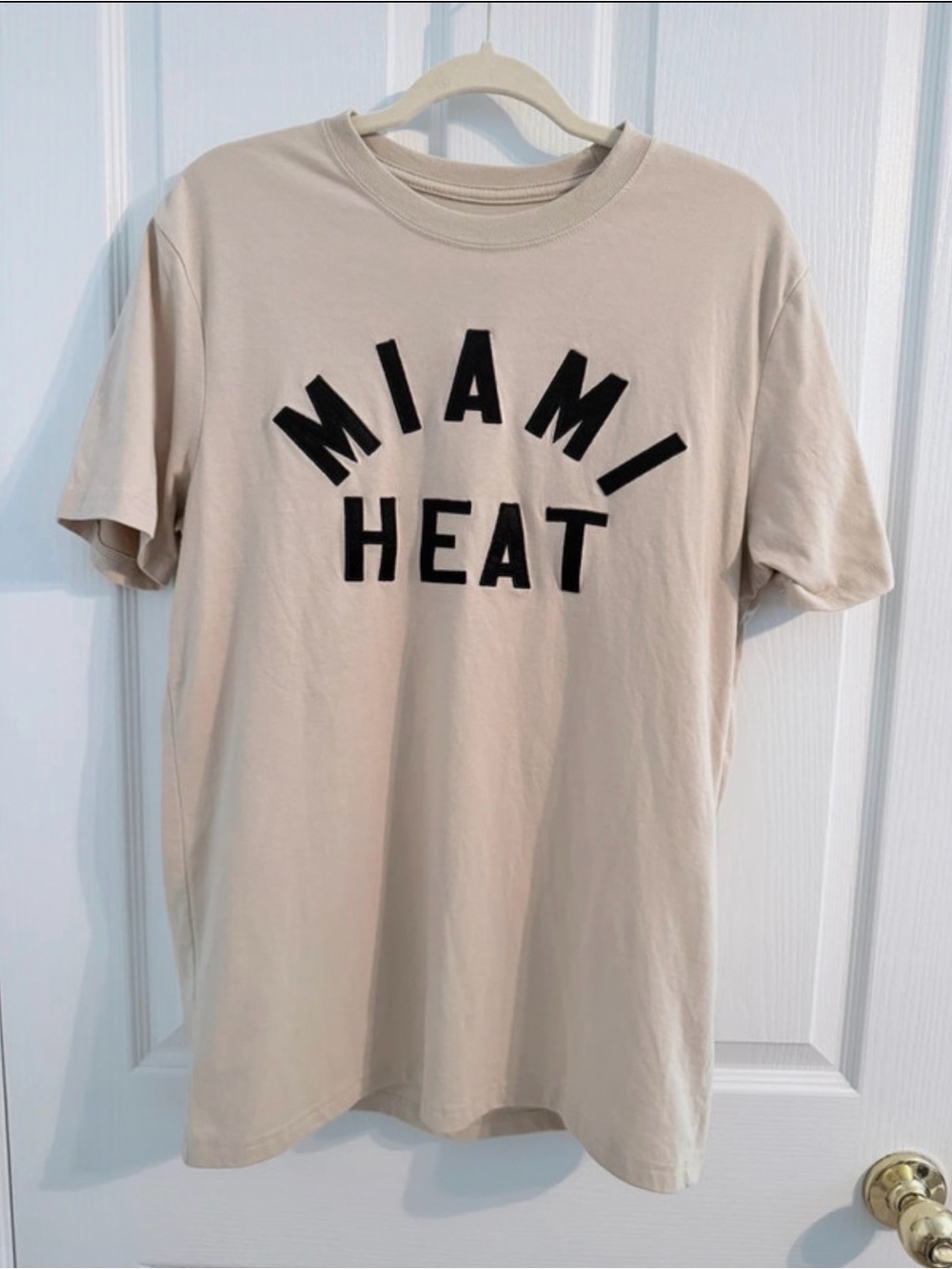 Ultra Game NBA Miami Heat Tan Graphic T-Shirt Size M